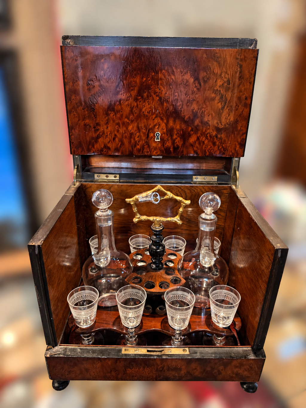 Liquor and Cigar Humidor Tantalus - open