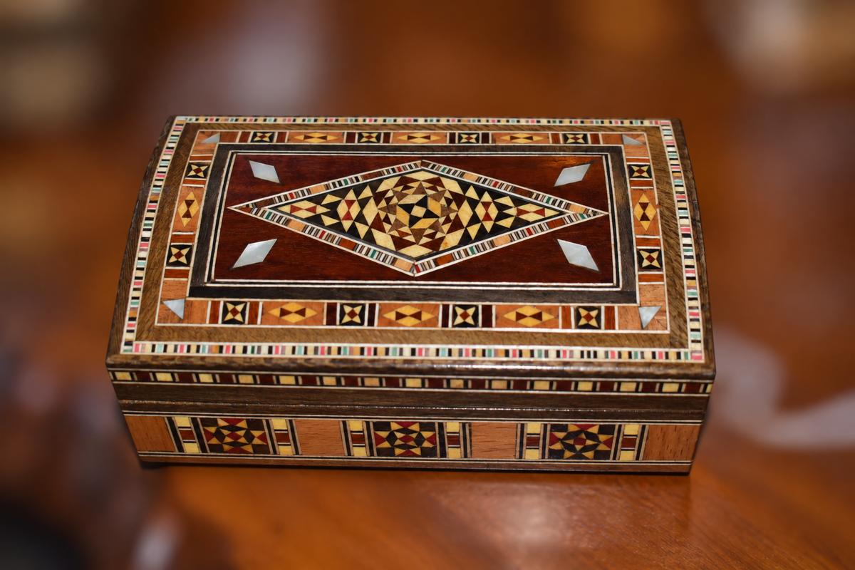 Small Inlaid Box - closed